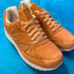 NEW Saucony Grid 8500 HT Burnished Peach Mens 9.5 Sneaker Shoe